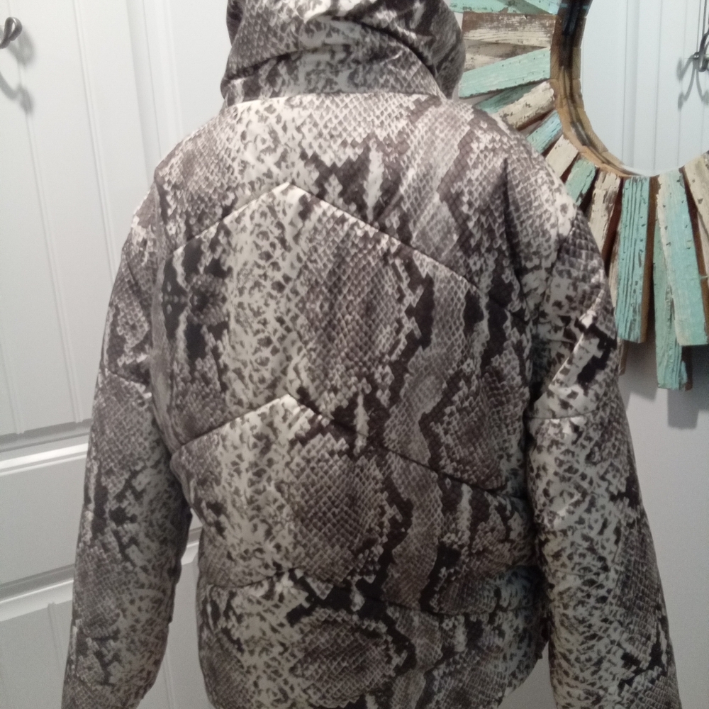 ME JANE size L. Women's Snake Print Puffer Jacket - Picture 12 of 14